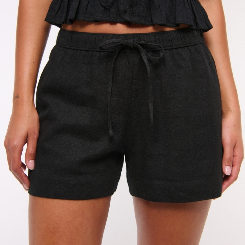 Abercrombie & Fitch Mid Rise Linen-Blend Pull-On Short